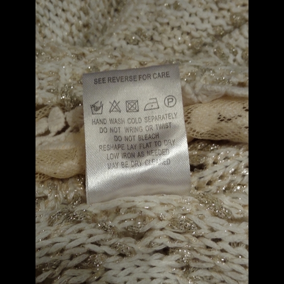 MIRACLE USA Sweater with Lace Edge - Picture 6 of 7